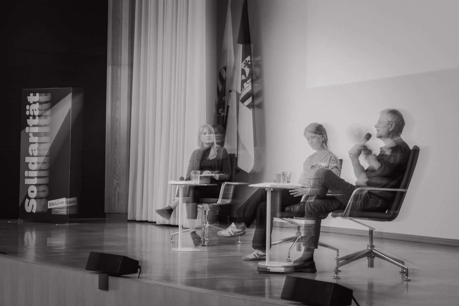 Fotograf für politische Eventfotografie dokumentiert die Sozialkonferenz der Partei Die Linke im Rathaus Dresden, Clara Bünger